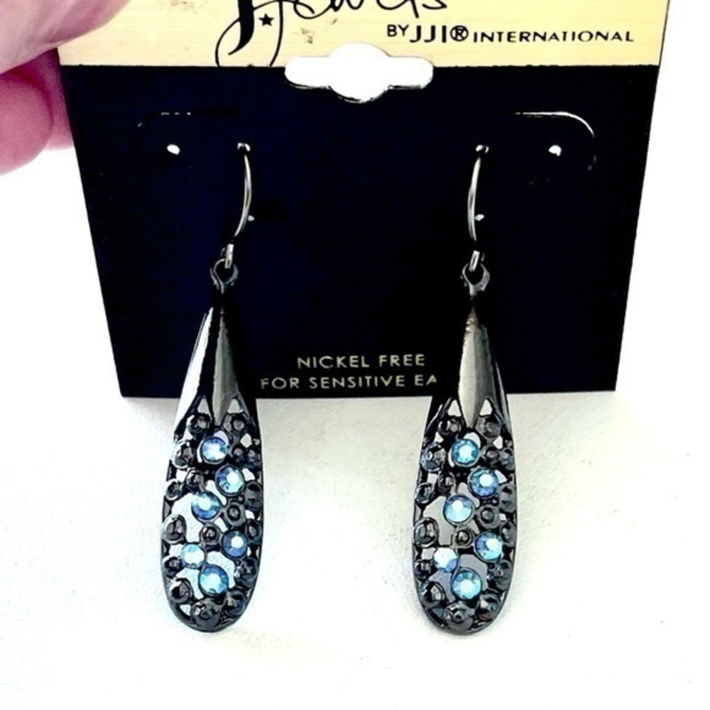 Blue Crystal Dangle Earrings!